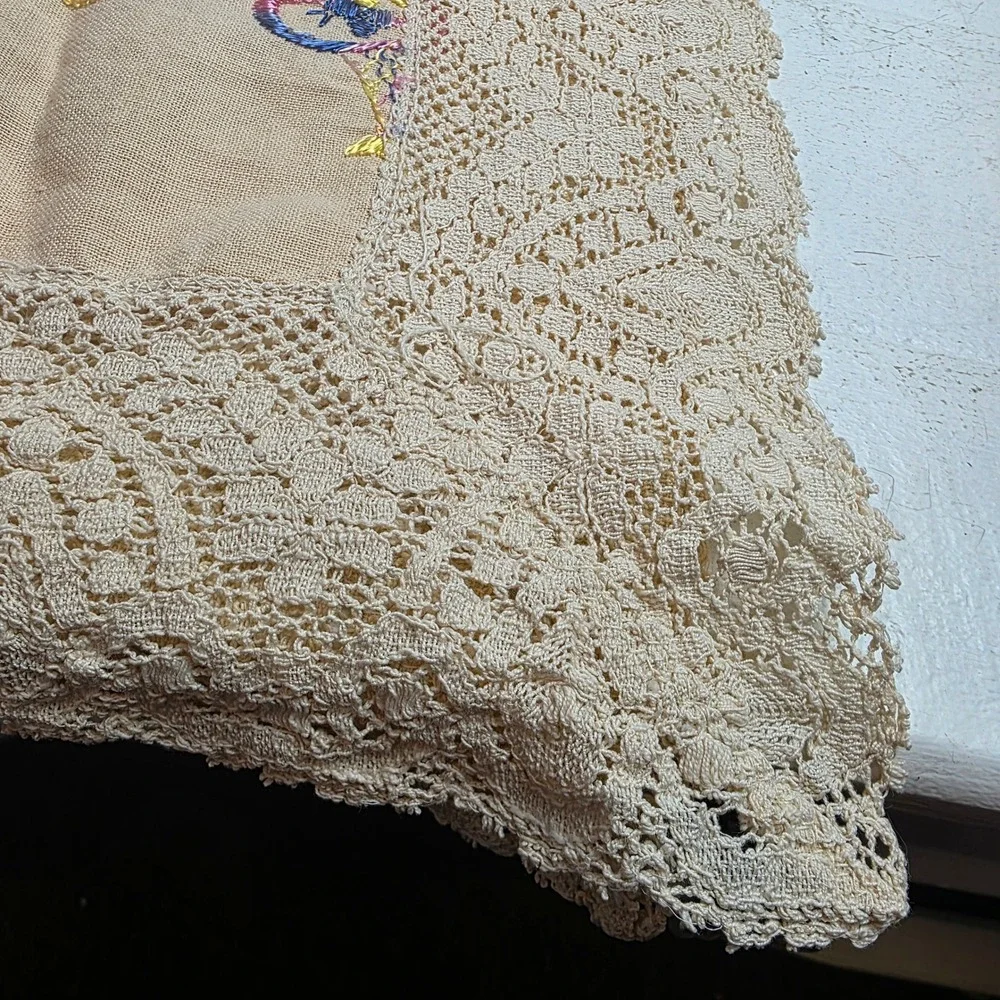 Vintage Hand Embroidered Linen Table Runner Crochet Lace Flower Colorful Baskets
